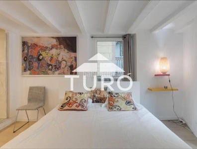 Piso en venta , con 81 m2, 2 habitaciones y 2 baños y amueblado. en Barcelona