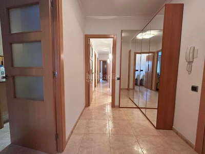 Piso en venta en santa eulalia, calle de santiago ramon y cajal, l'hospitalet de llobregat, barcelona, catalunya, españa en Hospitalet de Llobregat (L´)