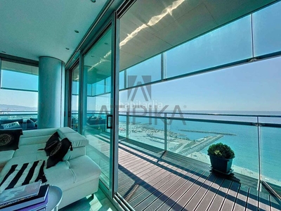 Piso espectacular piso con vistas panorámicas en primera línea de mar en Barcelona