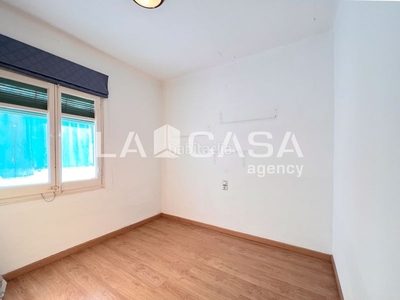 Piso listo para ser habitado. muy luminoso!!! en Badalona