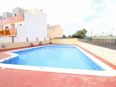 Venta Casa adosada en Cabo Roig Orihuela. Con terraza 64 m²