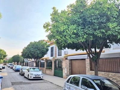 Casa adosada Calle Cipriano Valera, 16, Avenida de las Ciencias-Emilio Lemos, Sevilla