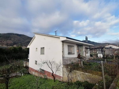 Venta Casa unifamiliar en Calle Pico Villafranca del Bierzo. A reformar con balcón calefacción individual 285 m²