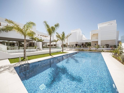 Venta Chalet Marbella. Muy buen estado plaza de aparcamiento con balcón 290 m²