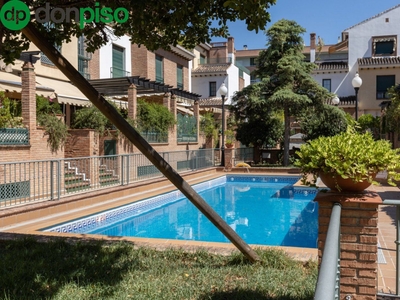 Venta de casa con piscina y terraza en Camino de Ronda (Granada), Neptuno