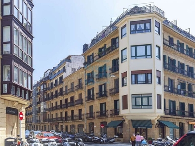 Venta de piso en calle Jauregi Jeneralaren de 3 habitaciones con balcón y calefacción