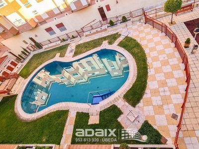 Venta de piso en calle Santo Domingo Savio de 4 habitaciones con terraza y piscina