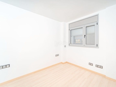 Alquiler piso en princ. de viana piso con 2 habitaciones con ascensor en Madrid