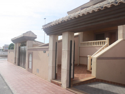 Casa adosada en venta en Los Balcones - Los Altos del Edén, Torrevieja