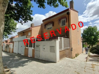 Casa adosada en venta en Quijorna