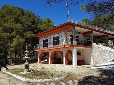 Chalet en venta en Castalla