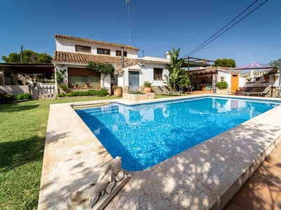 Chalet en venta en Dénia, Alicante