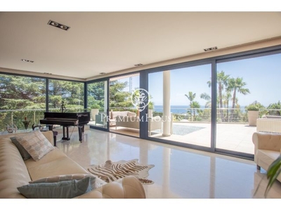 Exclusiva casa en venta con espectaculares vistas al mar y gran privacidad