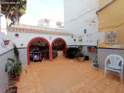Se Vende en Maó/Mahón, Menorca, Casa Entera con patio y garaje.