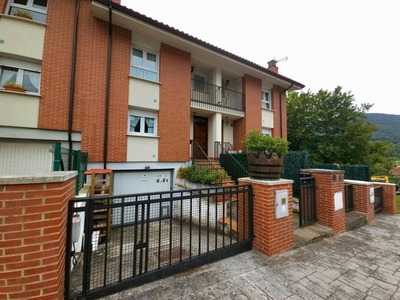Venta Casa adosada en Ubaltorre Artziniega. Con balcón 193 m²