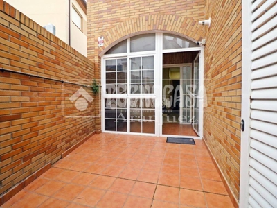 Venta Casa pareada en Calle estrella 13 Ontígola. Plaza de aparcamiento 228 m²