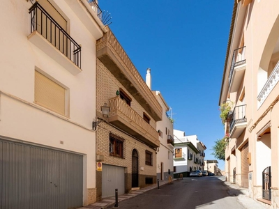 Venta Casa unifamiliar en Calle Jaén 34 Lanjarón. Con terraza 301 m²