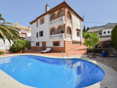 Venta Casa unifamiliar Loja. 341 m²