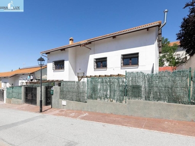 Venta Casa unifamiliar Nívar. Con terraza 310 m²