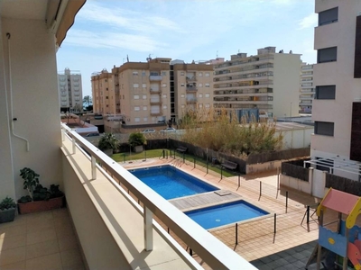 Venta Piso Calafell. Piso de tres habitaciones en Mossen Jaume Soler. Segunda planta con terraza