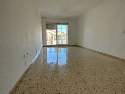 Venta Piso Vélez-Málaga. Piso de tres habitaciones Buen estado