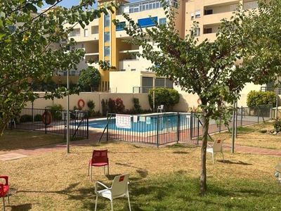 Venta Piso Vélez-Málaga. Piso de tres habitaciones en Calle La Vega 2. Buen estado cuarta planta plaza de aparcamiento con terraza