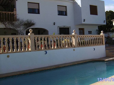 Villa privada con piscina y jardin en Moraira.