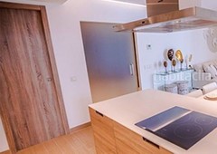Apartamento con 2 habitaciones con ascensor, parking y aire acondicionado en Marbella