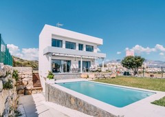 Chalet villa moderna costa en Hipódromo - Cerrado del Águila Mijas