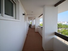 Apartamento en primera línea de golf con vistas increíbles en el complejo Condado de Alhama (Murcia)