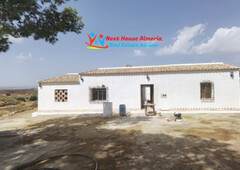 Casa con terreno en Huércal-Overa