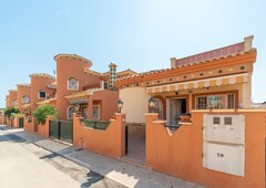 CASA EN PLAYA FLAMENCA CON ENTRADA PARA COCHE Y SOLÁRIUM