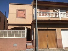 Dúplex en venta en San Isidro - Campohermoso de 4 habitaciones con terraza y garaje