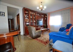 Piso en venta en Allendeduero de 4 habitaciones con terraza y calefacción