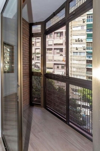 Alquiler de piso en Benalúa de 3 habitaciones con terraza y muebles
