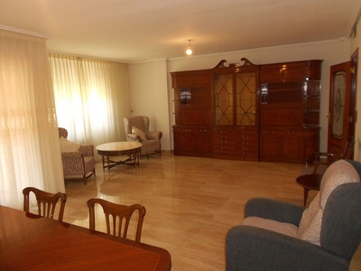 Alquiler de piso en calle Albareda de 3 habitaciones con terraza y aire acondicionado