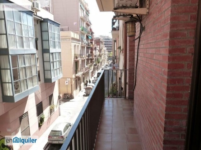 Alquiler piso terraza y aire acondicionado Gràcia