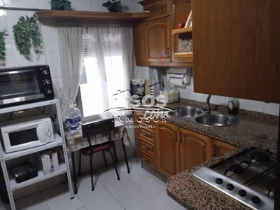 Chalet adosado en venta en Lucena