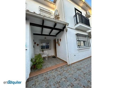 Fantástica casa con patio en Vélez!