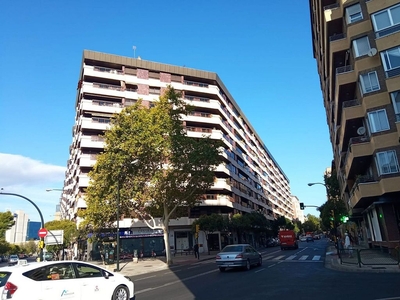 Piso en alquiler en calle De Manuel Lasala de 4 habitaciones con terraza y aire acondicionado