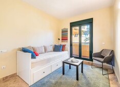 Apartamento en calle segovia apartamento con 2 habitaciones con ascensor, parking y aire acondicionado en Marbella