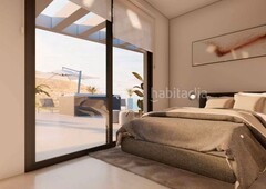 Ático con 3 habitaciones con ascensor, parking, piscina, aire acondicionado y vistas al mar en Benalmádena