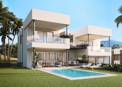 Chalet con 4 habitaciones con parking, piscina, calefacción, aire acondicionado y jardín en Marbella