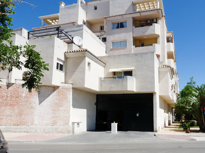 Garaje en venta en avda Puerta Del Mar, Estepona, Málaga
