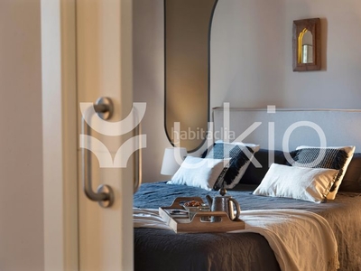 Alquiler apartamento con 2 habitaciones amueblado con ascensor y aire acondicionado en Barcelona