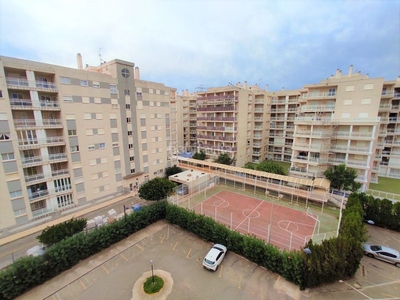 Apartamento con ascensor, parking y aire acondicionado en Canet d´en Berenguer