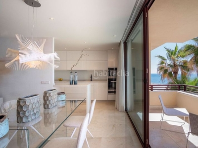 Apartamento magnifico apartamento de lujo en primera línea de playa en Estepona