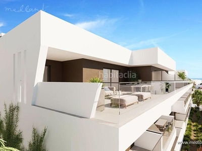 Apartamento s con terraza en residencial privado en Estepona