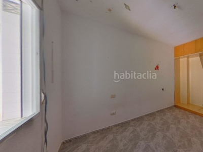 Casa adosada con 3 habitaciones y terraza en Alcázares (Los)