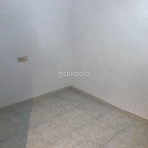 Piso con 4 habitaciones con ascensor y calefacción en Girona